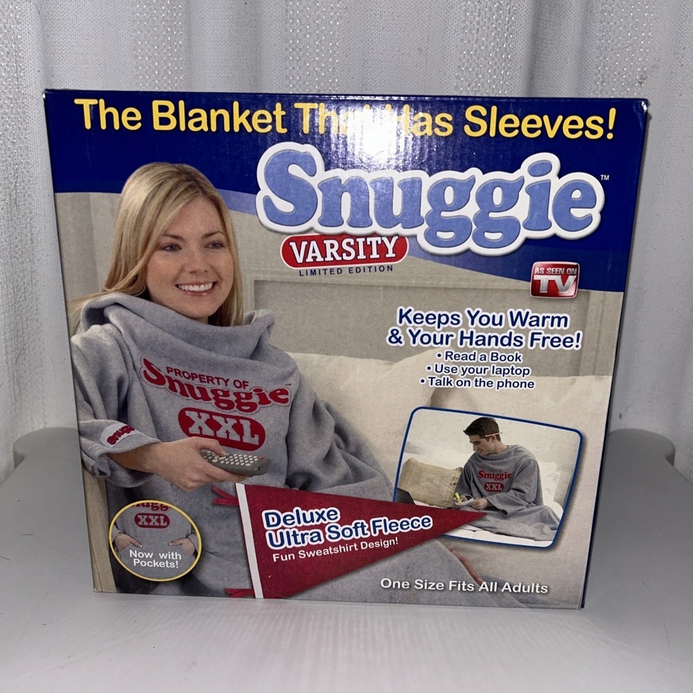 NIB Adult Ultra Soft Fleece GRAY VARSITY SNUGGIE POCKETS   One Size Fits All